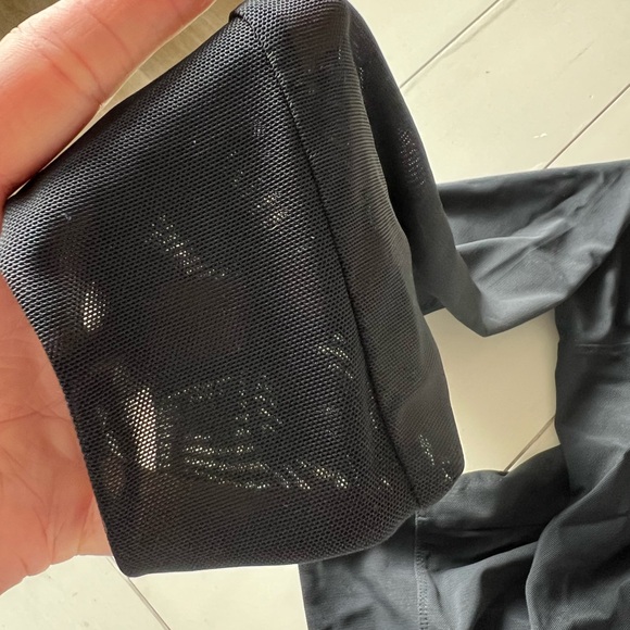 Born primitive resiliency long sleeve mesh hooded crop - Women’s Large - Picture 4 of 6